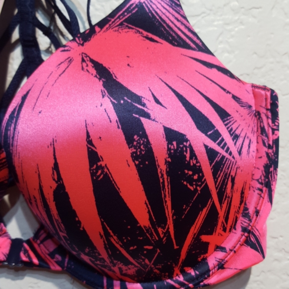 Victoria's secret front close sexy push up 34C - Picture 3 of 6